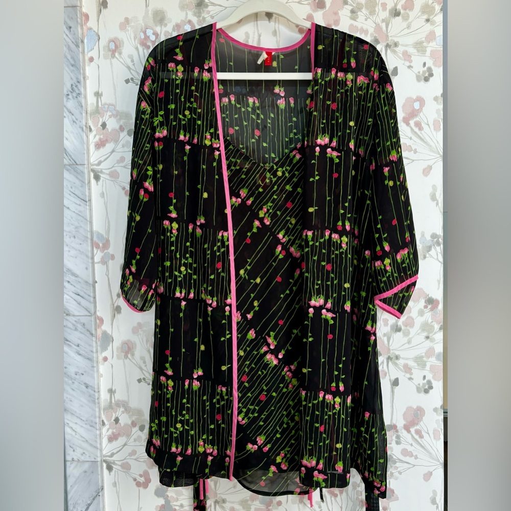 Perfect condition GORGEOUS slightly sheer nightgown and matching robe